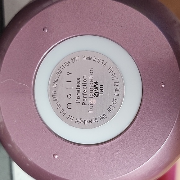 Mally Poreless Perfection - Picture 2 of 2